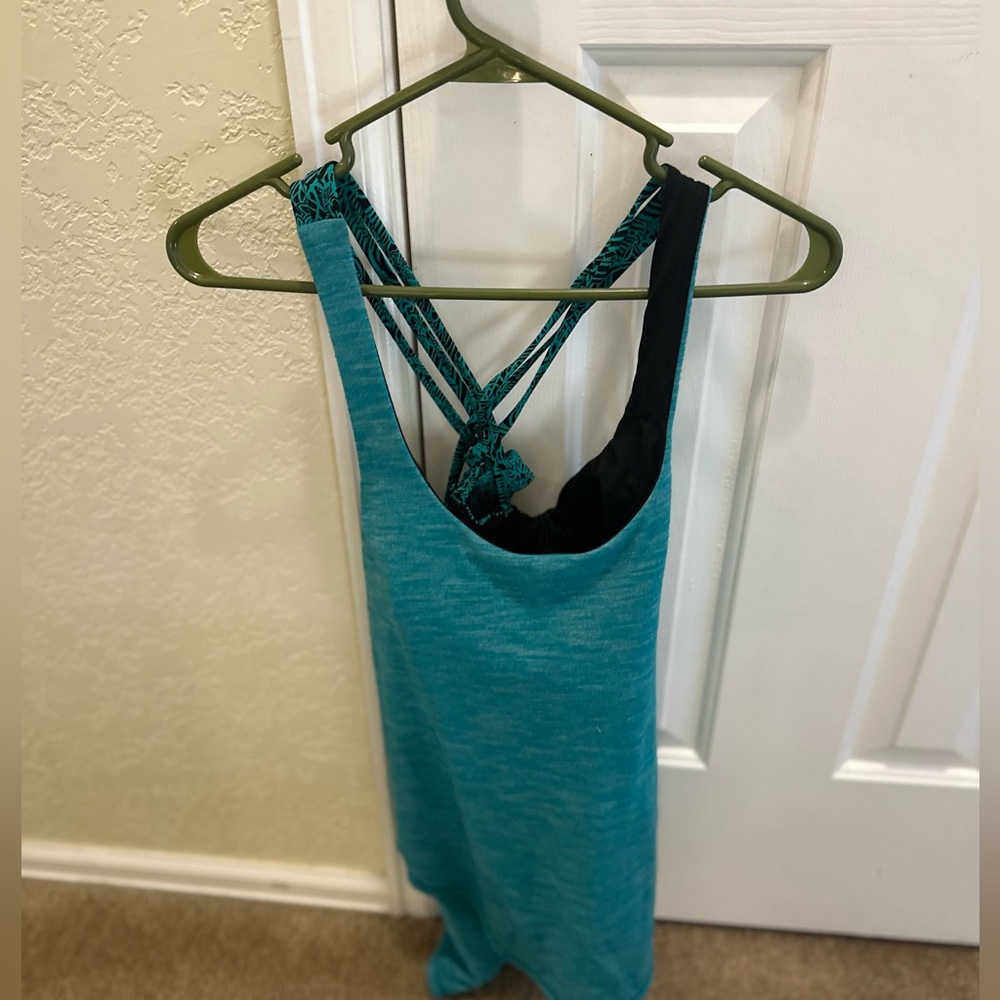 Lululemon tank top with built in bra size 10